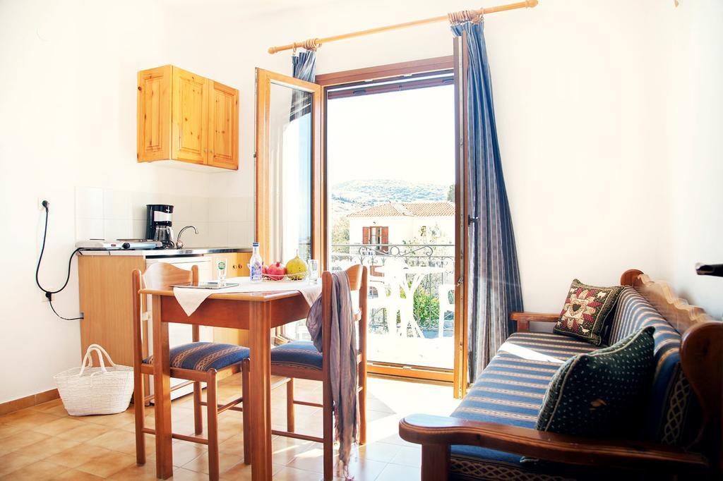 Marianthi Paradise Mithimna Habitación foto